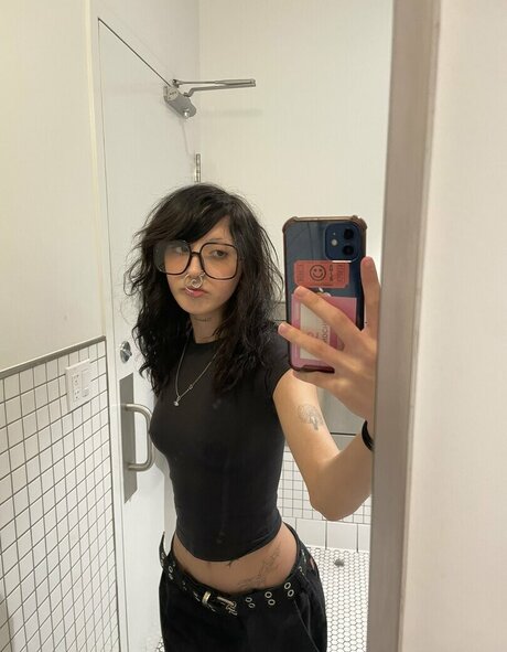 Wuvmia Sex auf OnlyFans