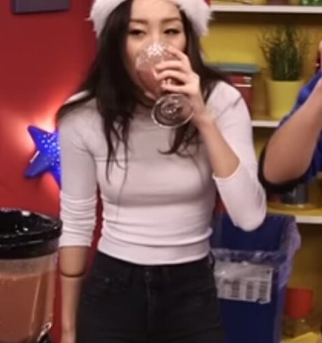 Smosh Girls OnlyFans-Model