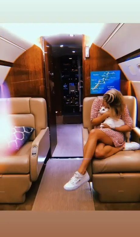 Emily Osment Kostenlose OnlyFans-Inhalte