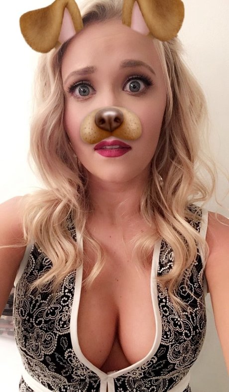 Emily Osment Kostenloses OnlyFans