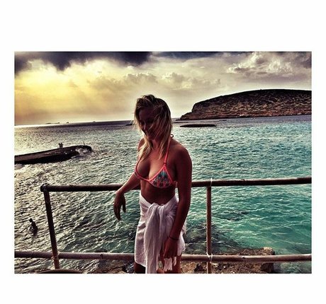 Emily Osment Nacktbilder von OnlyFans