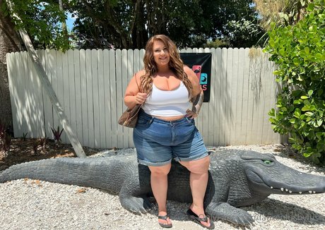 lushie lauren OnlyFans Fotos