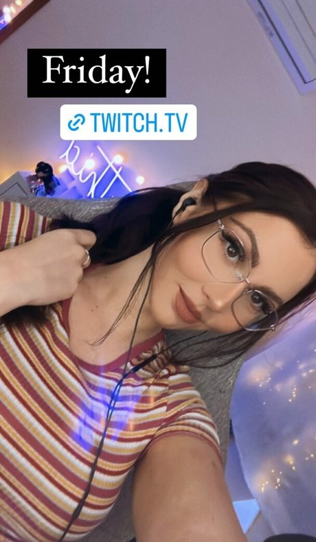 Aliythia OnlyFans Bilder nackt