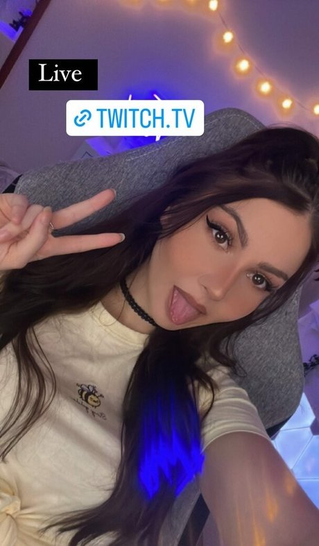 Aliythia OnlyFans Nacktbilder