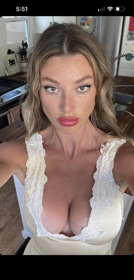 Amanda Tutschek Brüste OnlyFans
