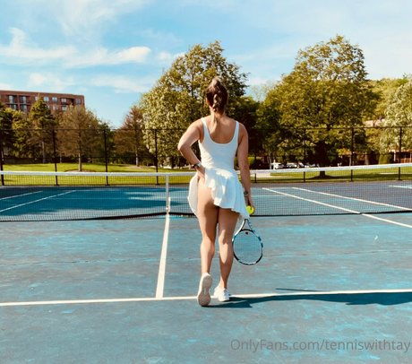 tenniswithtay OnlyFans-Bilder