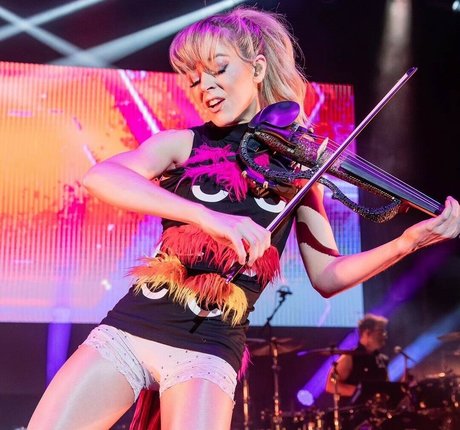 Lindsey Stirling OnlyFans Striptease