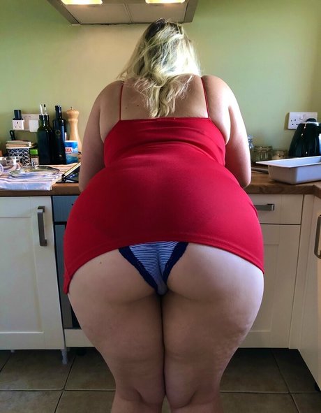 eatee Nackt auf OnlyFans