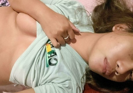 luzy93 OnlyFans Striptease