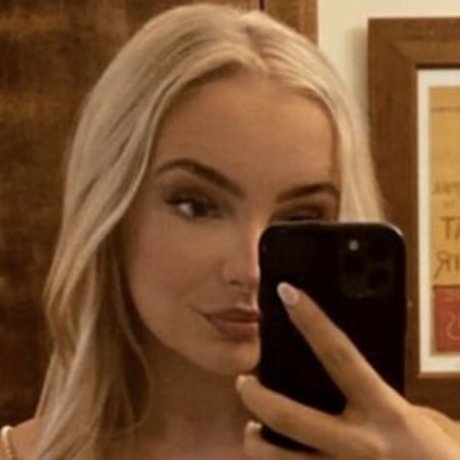 Emily Hewertson OnlyFans Bilder