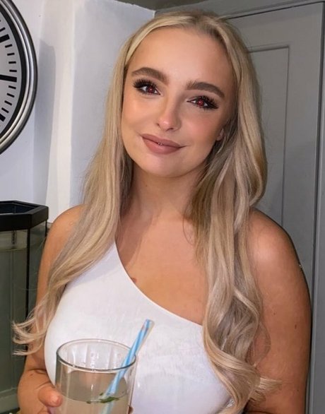 Emily Hewertson Gratis OnlyFans Inhalte