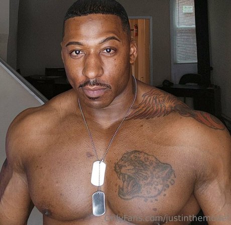 justinthemodel Brüste OnlyFans