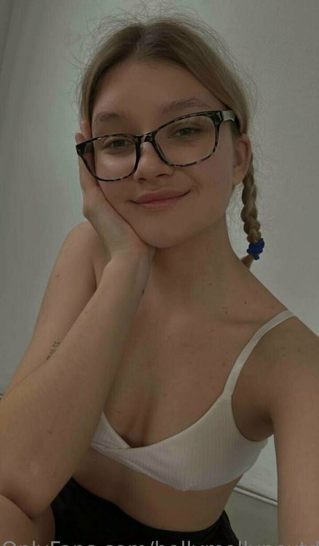 hollymollynextdoor Füße OnlyFans