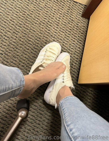 nylonwife88free OnlyFans Leaj