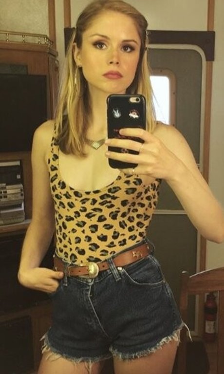 Erin Moriarty OnlyFans Striptease