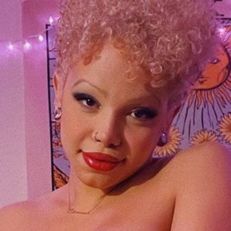 Ts Jade Oben ohne OnlyFans