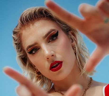 Courtney Miller Brüste OnlyFans