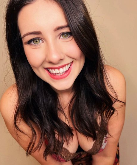 ErinMoore OnlyFans Leak