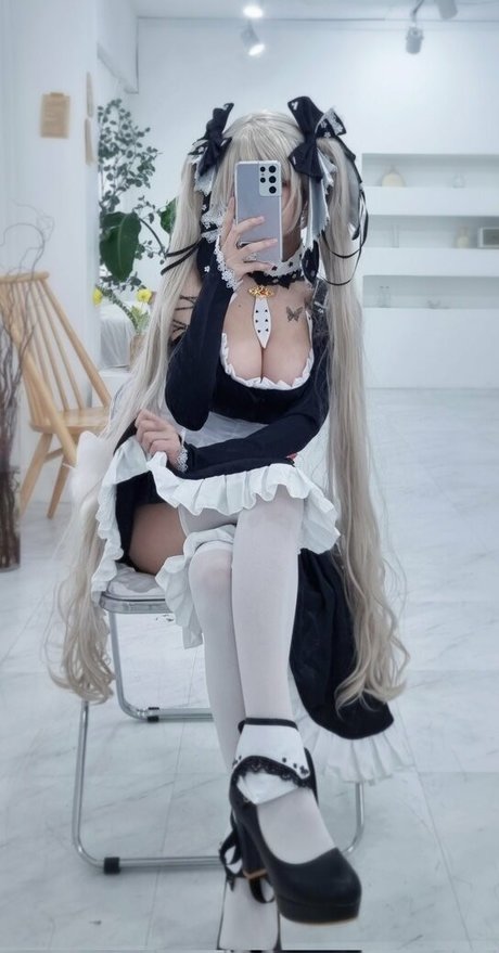 Biya Nacktbilder von OnlyFans geleakt