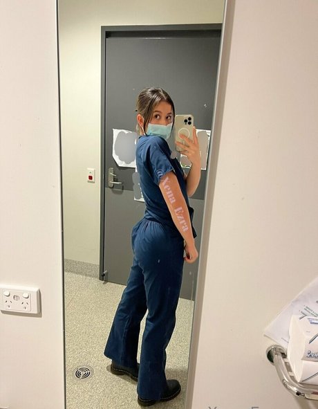 xena ezra OnlyFans Model Bilder