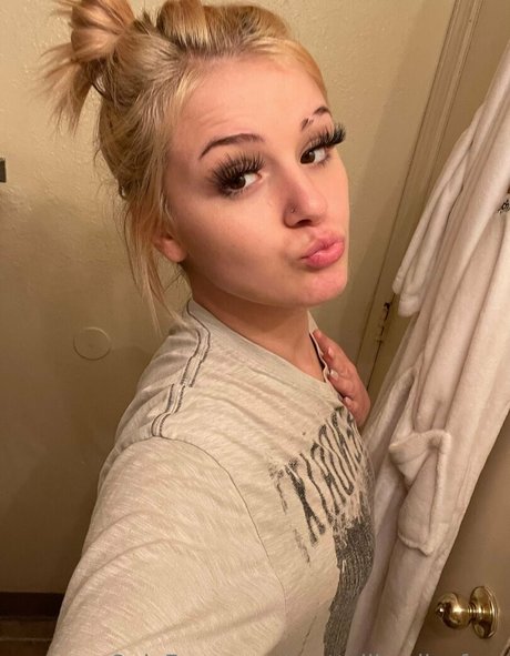 aliisnowwflake OnlyFans Nacktbilder geleakt