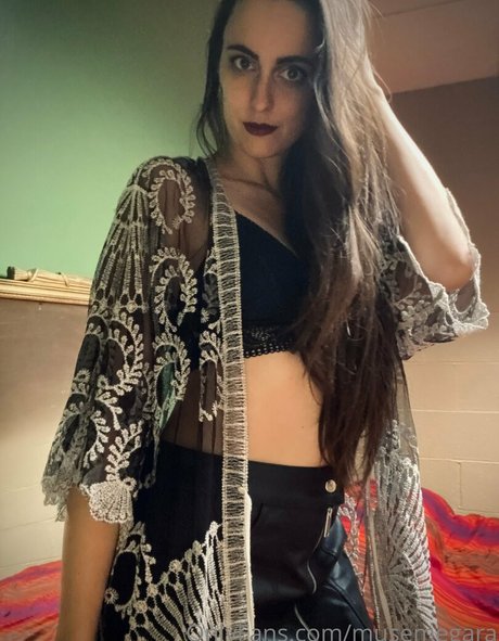 musemegara OnlyFans nackte Brüste