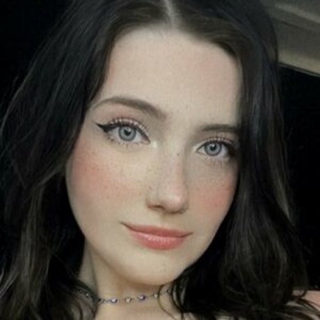 Yakirisuu OnlyFans schlank