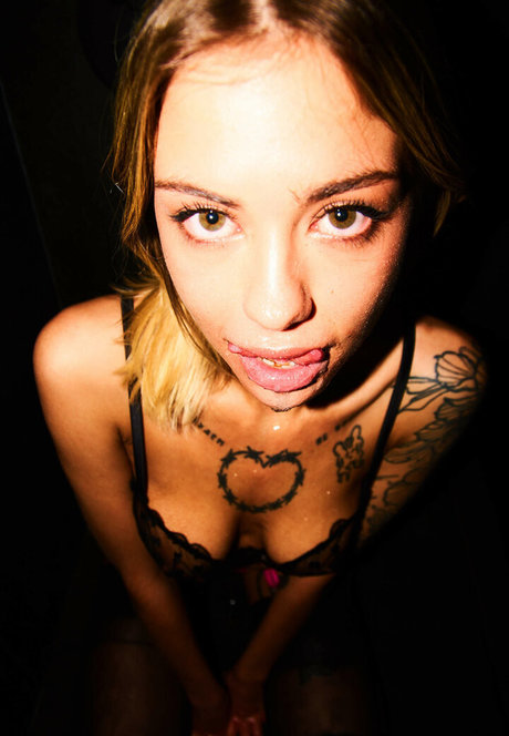 Polina Rahmanova OnlyFans Model Fotos