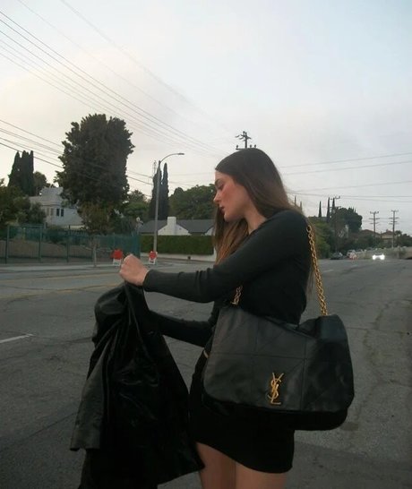 Charlotte Lawrence Leaked OnlyFans Content