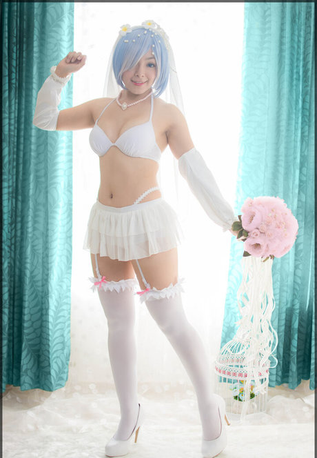 Hitomi Locks Nacktbilder geleakt