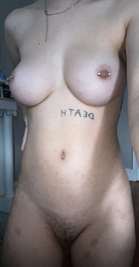 Radianttoilet Nacktbilder von OnlyFans