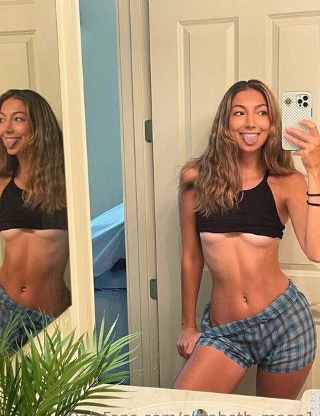 elizabeth moon1 Nacktbilder von OnlyFans geleakt