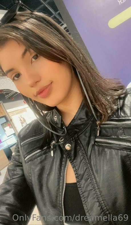 dreamella69 OnlyFans Star