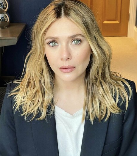 Elizabeth Olsen OnlyFans Archiv