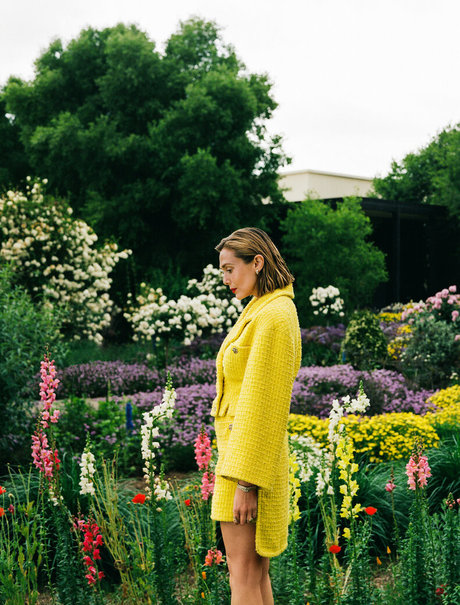 dünne blonde onlyfans erotisch Beitrag