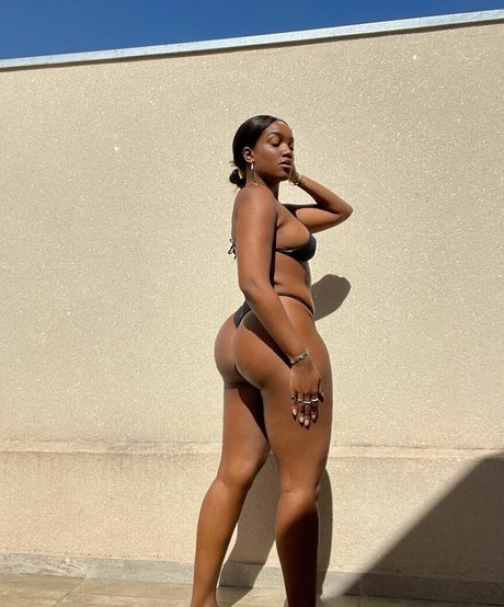 Izza Cantora OnlyFans Lesbisch