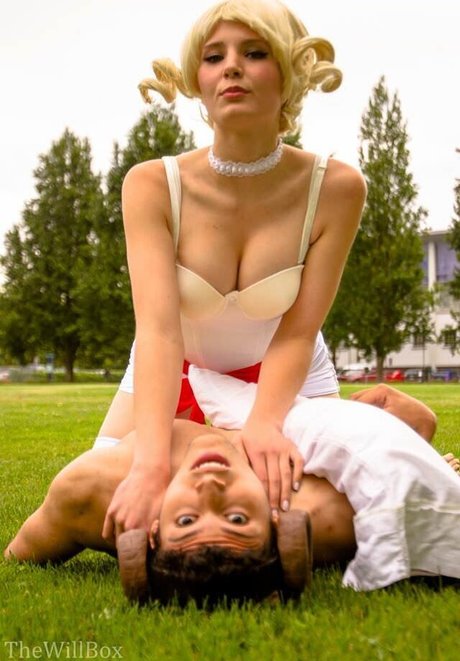 Lauren Southern OnlyFans Arsch Leak