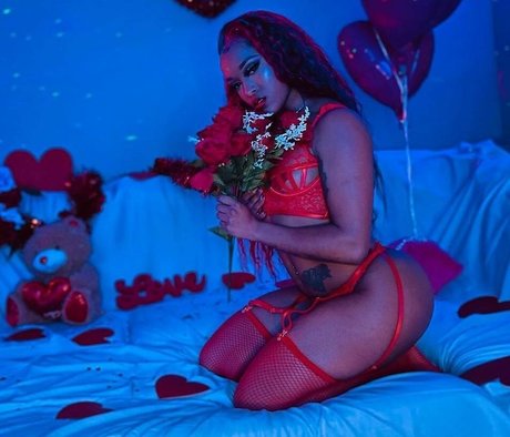 Kiera Hogan OnlyFans Inhaltstyp