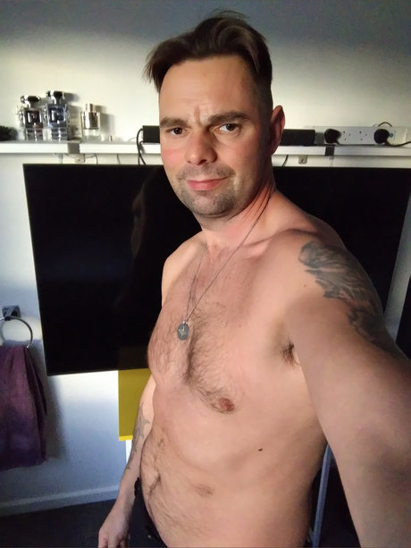 Lewis Elliott OnlyFans Fotos