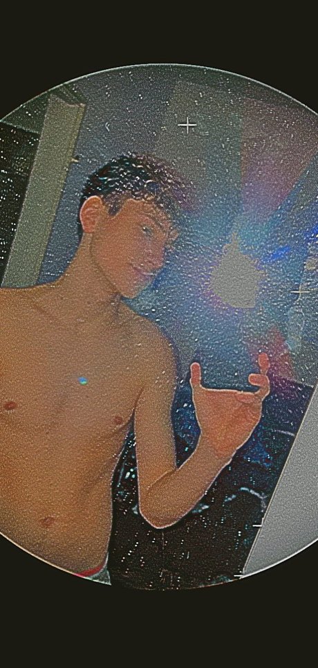 Leon Sander OnlyFans Model Bilder