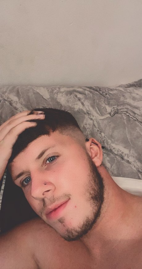 Leonardo Thomas OnlyFans Star