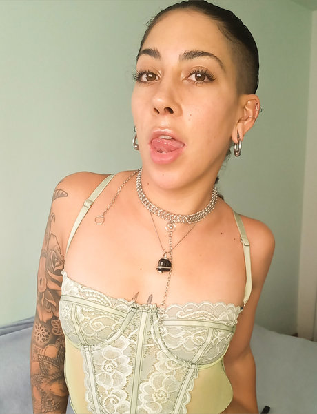 Leona Megara_ Nacktbilder OnlyFans Leaks