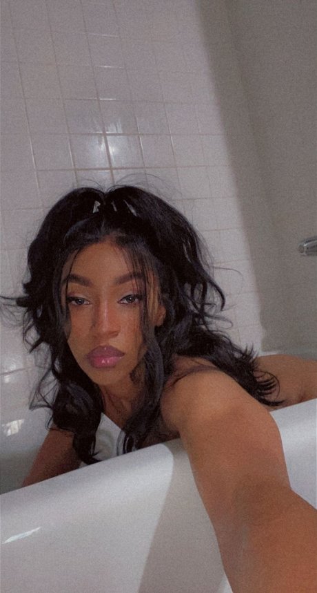 AmiraBabyyy OnlyFans-Pornos