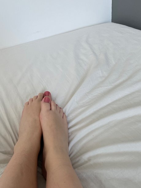 Hotfeet_ OnlyFans Bilder