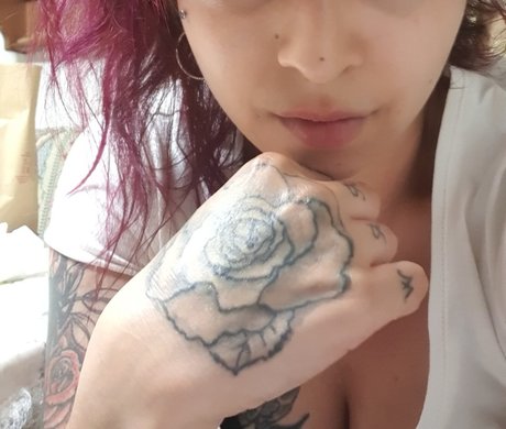 Inkedgirl1992 OnlyFans Model Fotos
