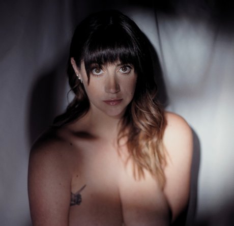 Lolo Woods OnlyFans Nacktbilder