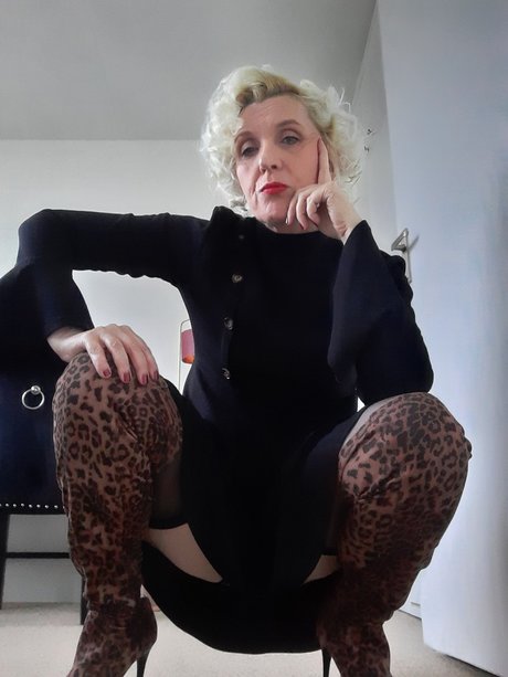 Mistress Lola Von J OnlyFans Sex geleakt