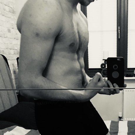 Six uk Gratis OnlyFans