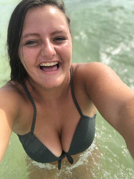 Olivia Hoefling OnlyFans Fotos