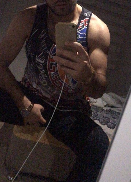 Malik MasterMan Titten OnlyFans